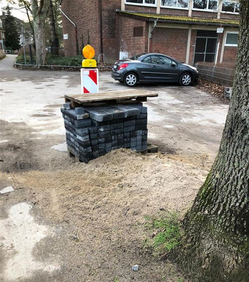 Anfrage: Fußweg + Baumaßnahme „Am Weiher“ 