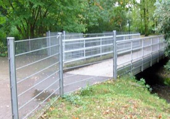 Brücke über den Dickelsbach / Am Weiher, Lintorf