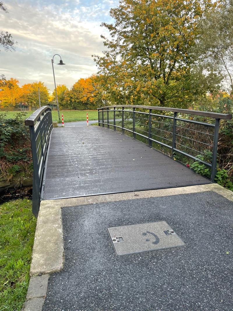 Brücke über den Dickelsbach am Jean-Frohnhoff-Weg wieder sicher bei Nässe+Frost 