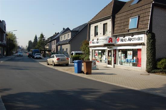Parkflächen auf der Duisburger Straße Höhe Hausnummer 23
