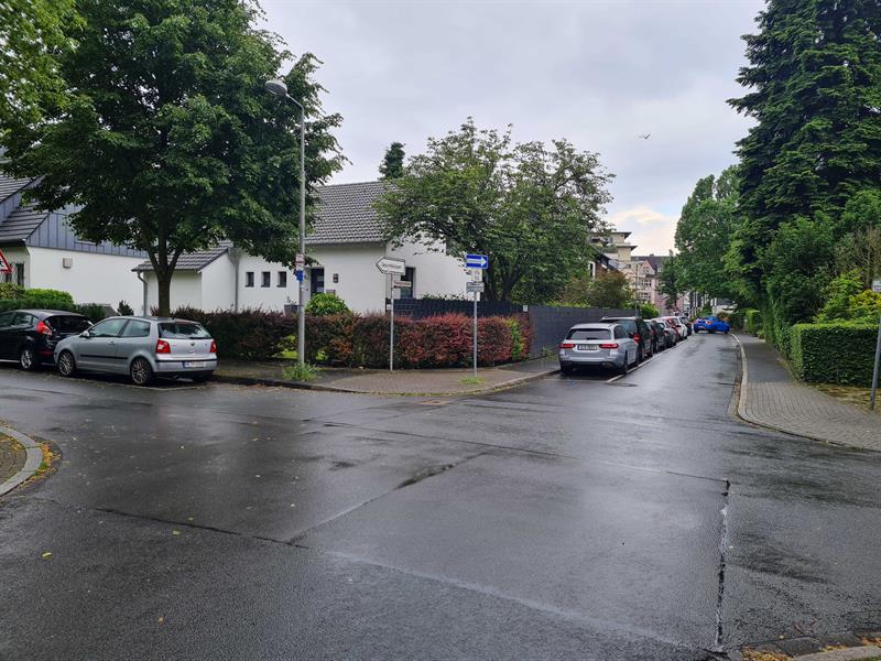 Prüfauftrag: Durchfahrtsbeschränkung Minoritenstraße