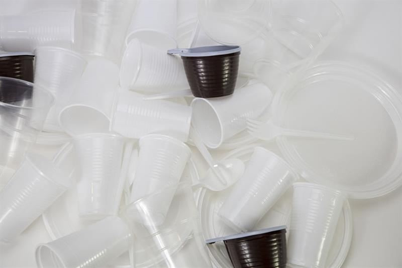 BU unterstützt lokale Gastronomie beim Weg von der Plastik- in die Mehrweg-Welt