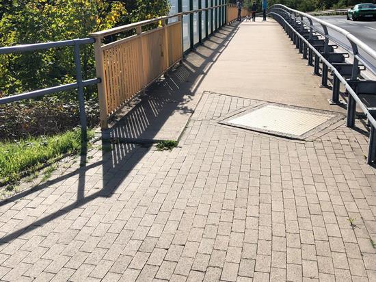 Schäden im Rad- und Gehweg Breitscheider Weg Lintorf