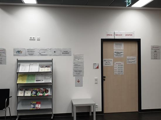Kritik am optischen Zustand im Wartebereich des neuen Rathauses!!!