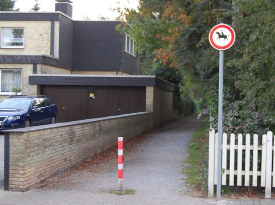 Was lange währt / Teil I: Brücke am "Roten Weg" - Schild versetzt