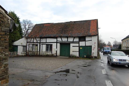 Querungshilfe Höhe Tiefenbroicher Straße 2-10