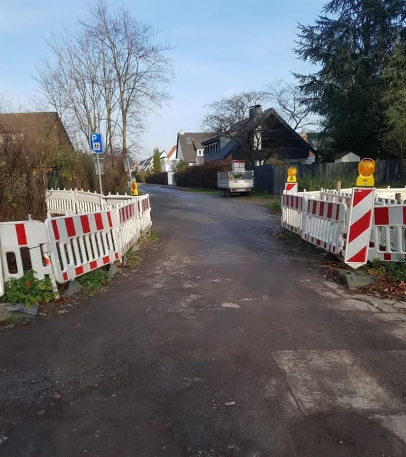 Anfrage Bauarbeiten Tiefenbroicher Str. / Brücke über den Hinkesforstgraben