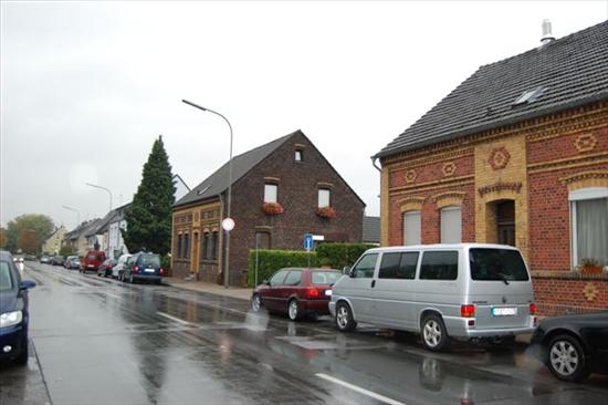Anfrage: LKW-Verkehr auf der Duisburger Straße im Ortsteil Lintorf